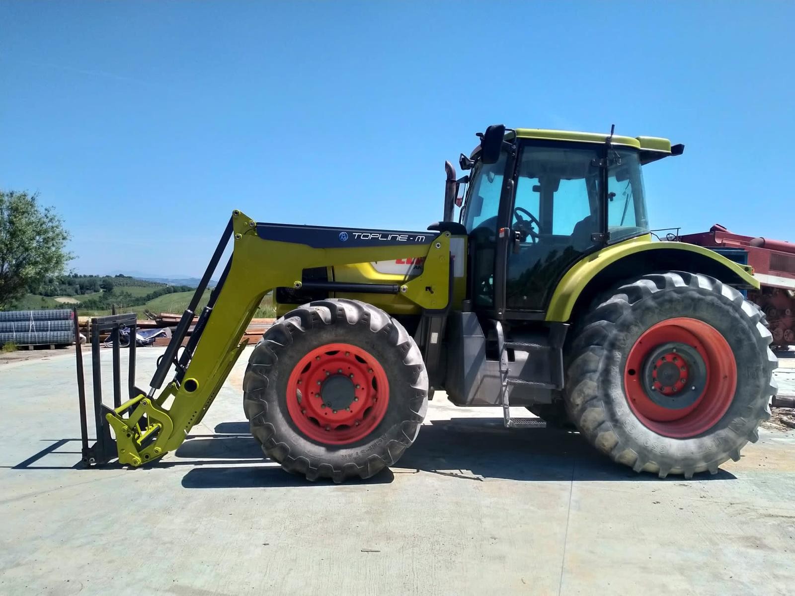 CLAAS ARES 826