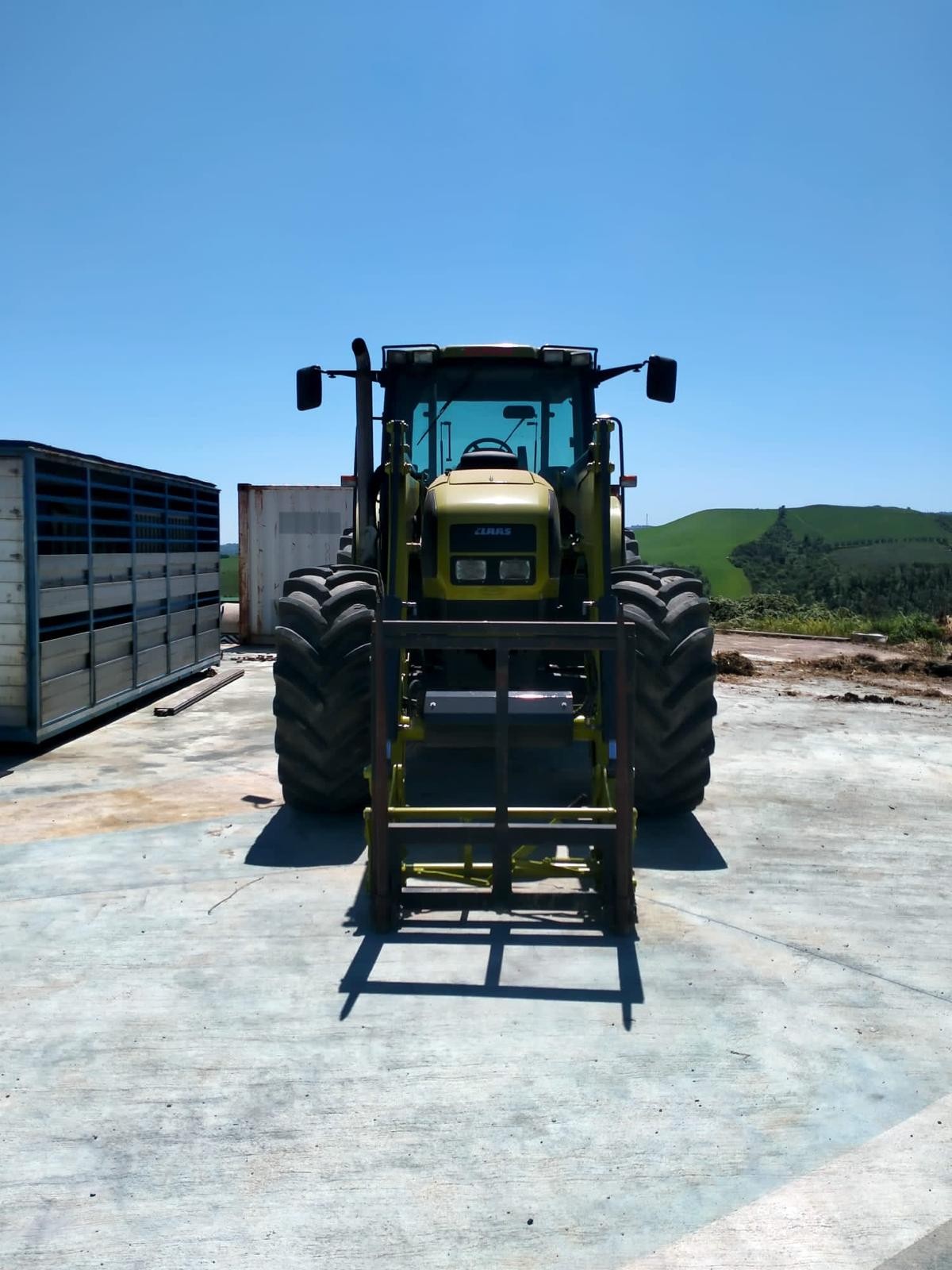 CLAAS ARES 826