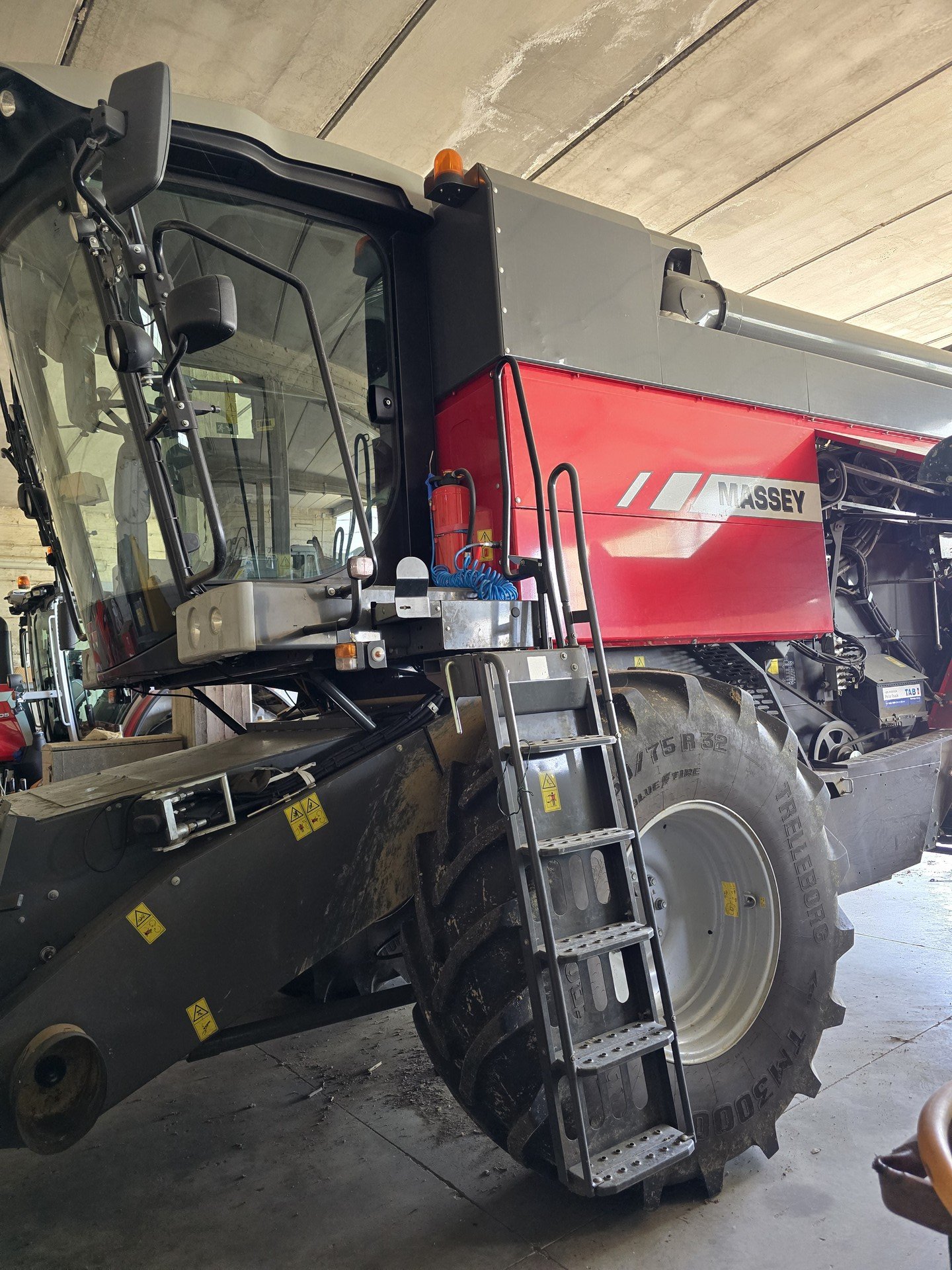 MASSEY FERGUSON 7343