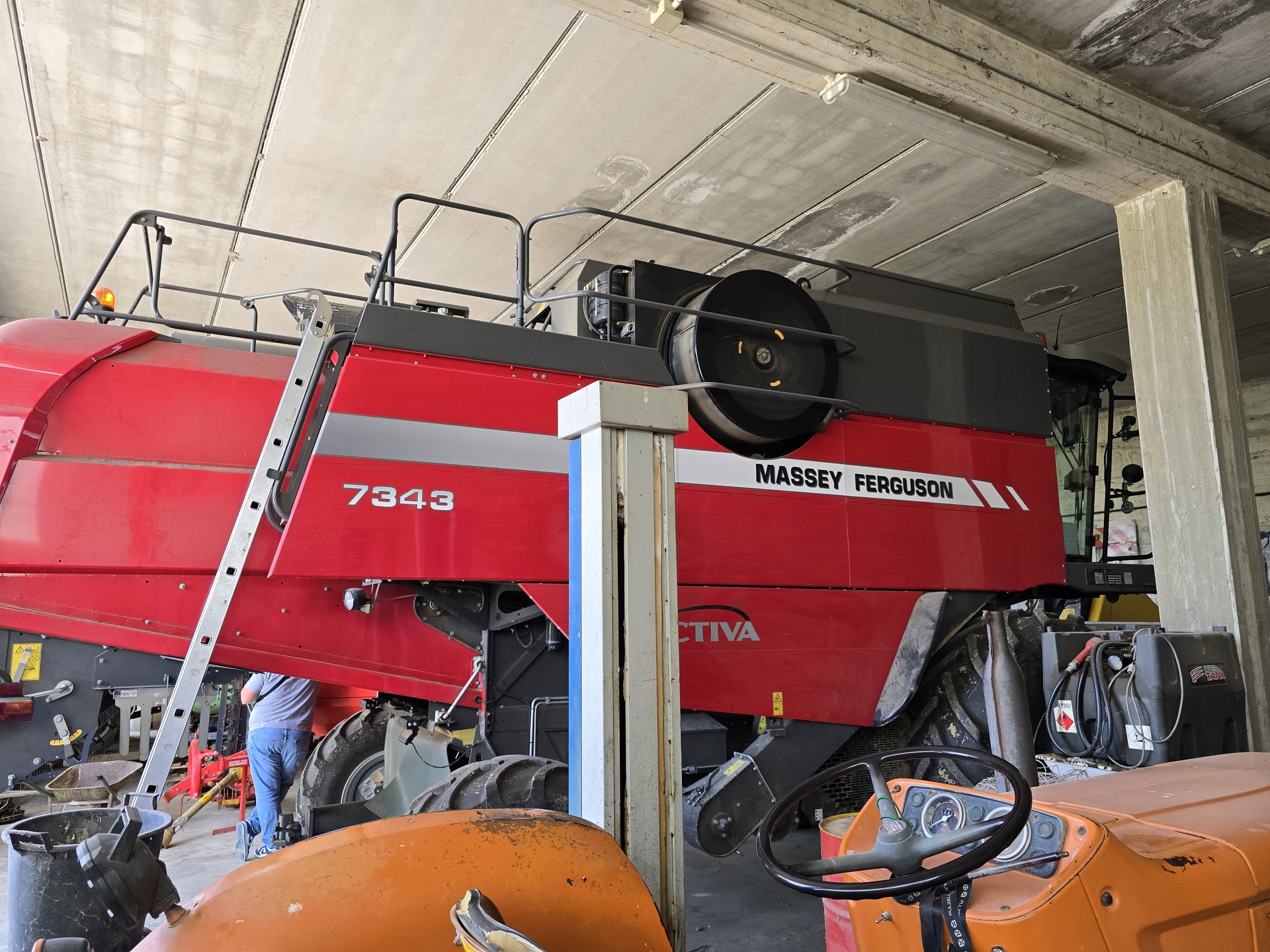MASSEY FERGUSON 7343