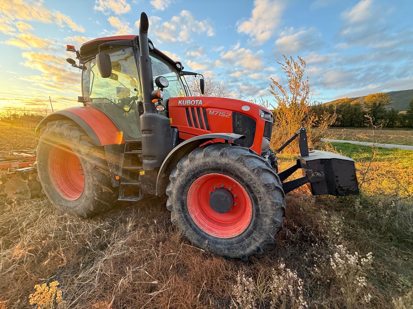 KUBOTA M7152