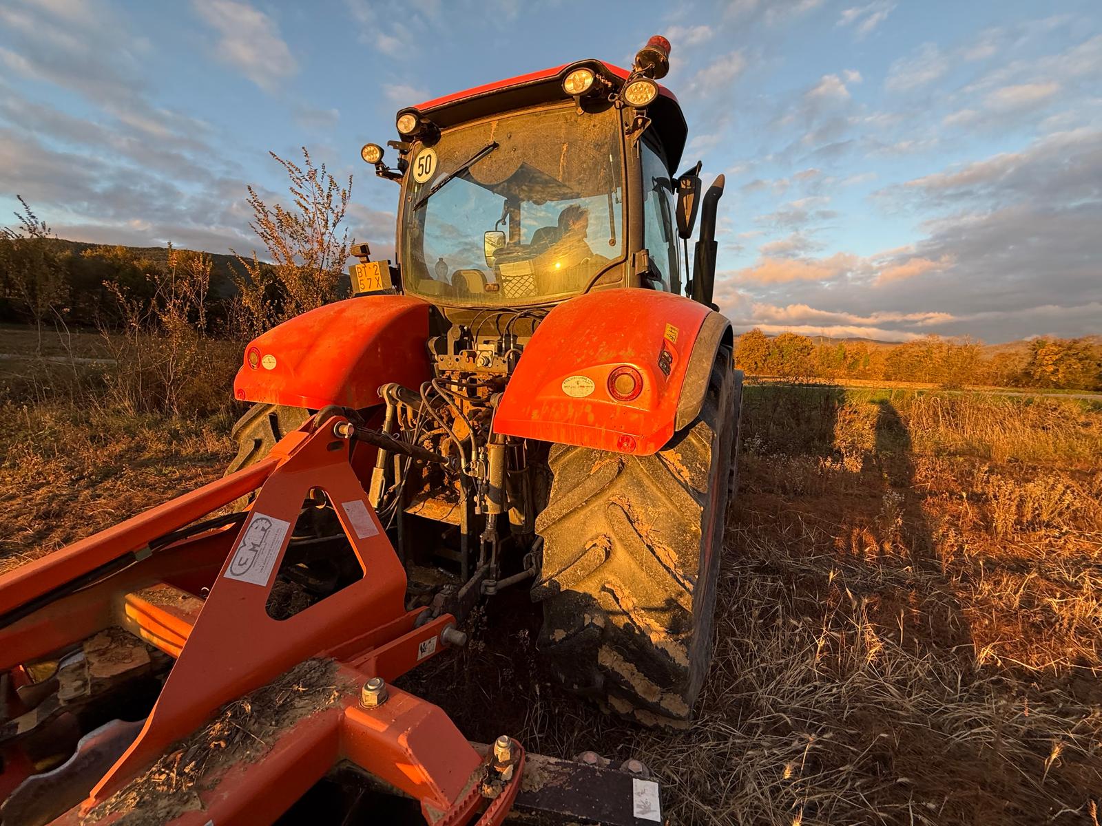 KUBOTA M7152