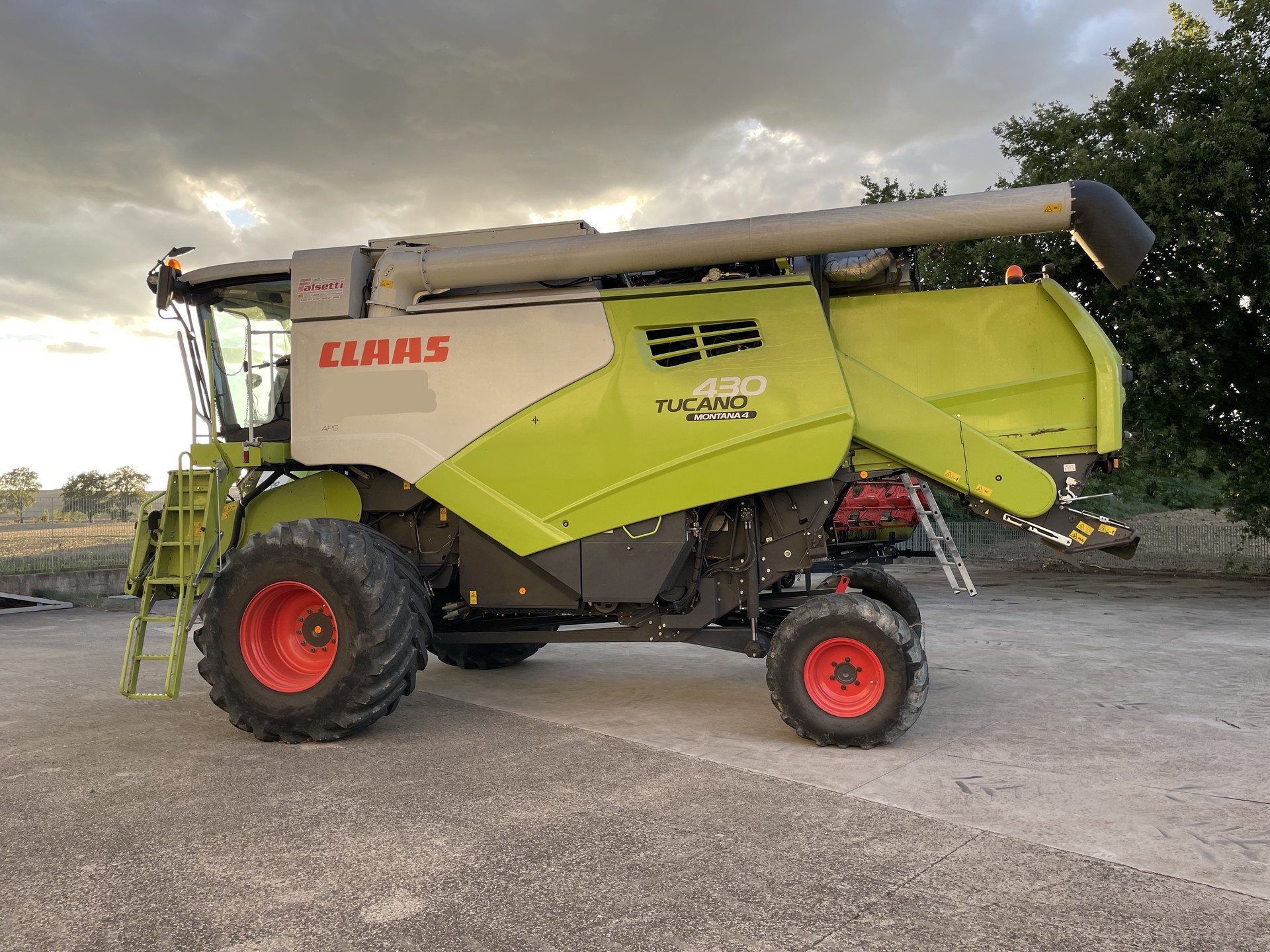 CLAAS TUCANO 430 (2)
