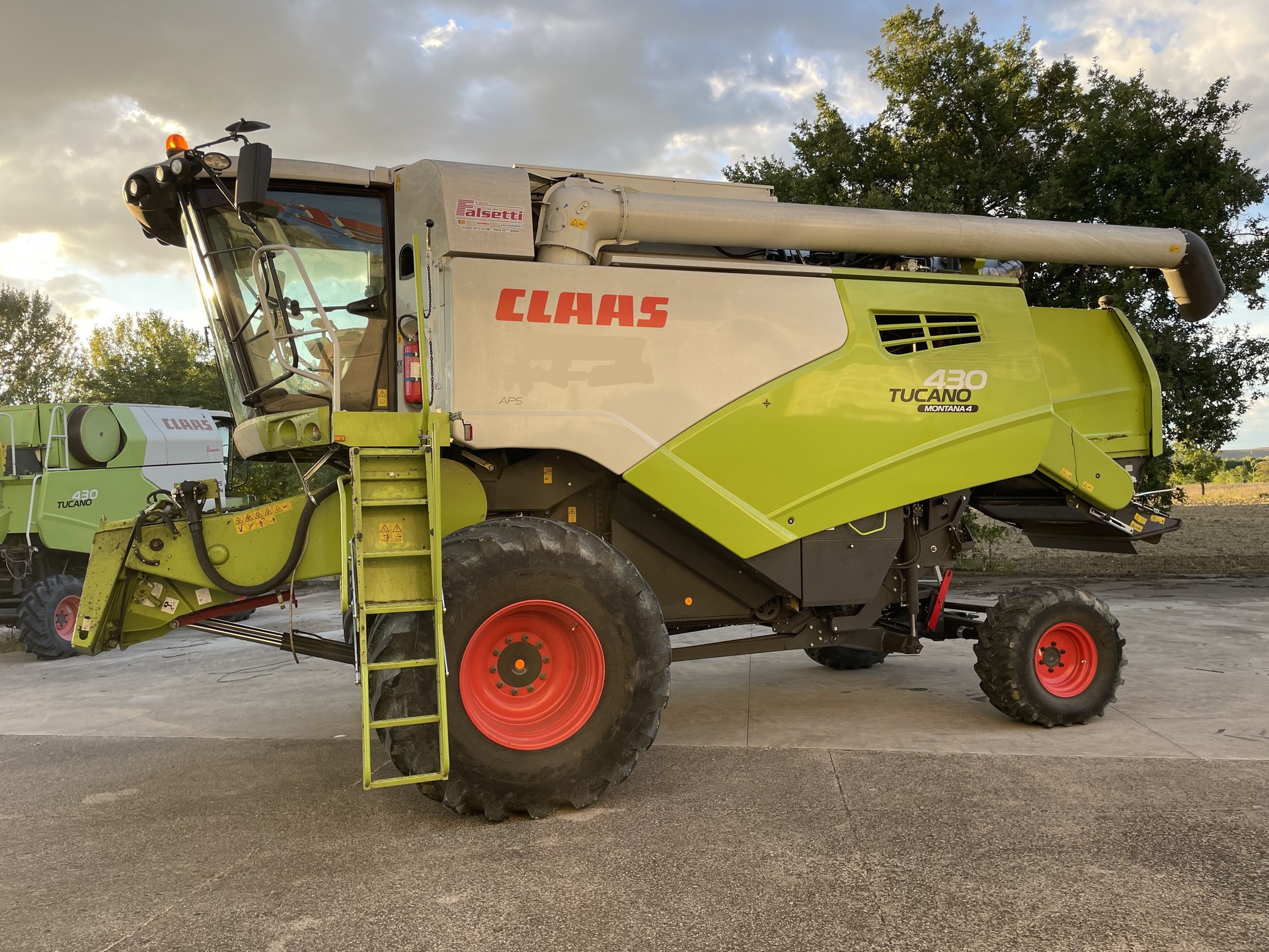 CLAAS TUCANO 430 (2)