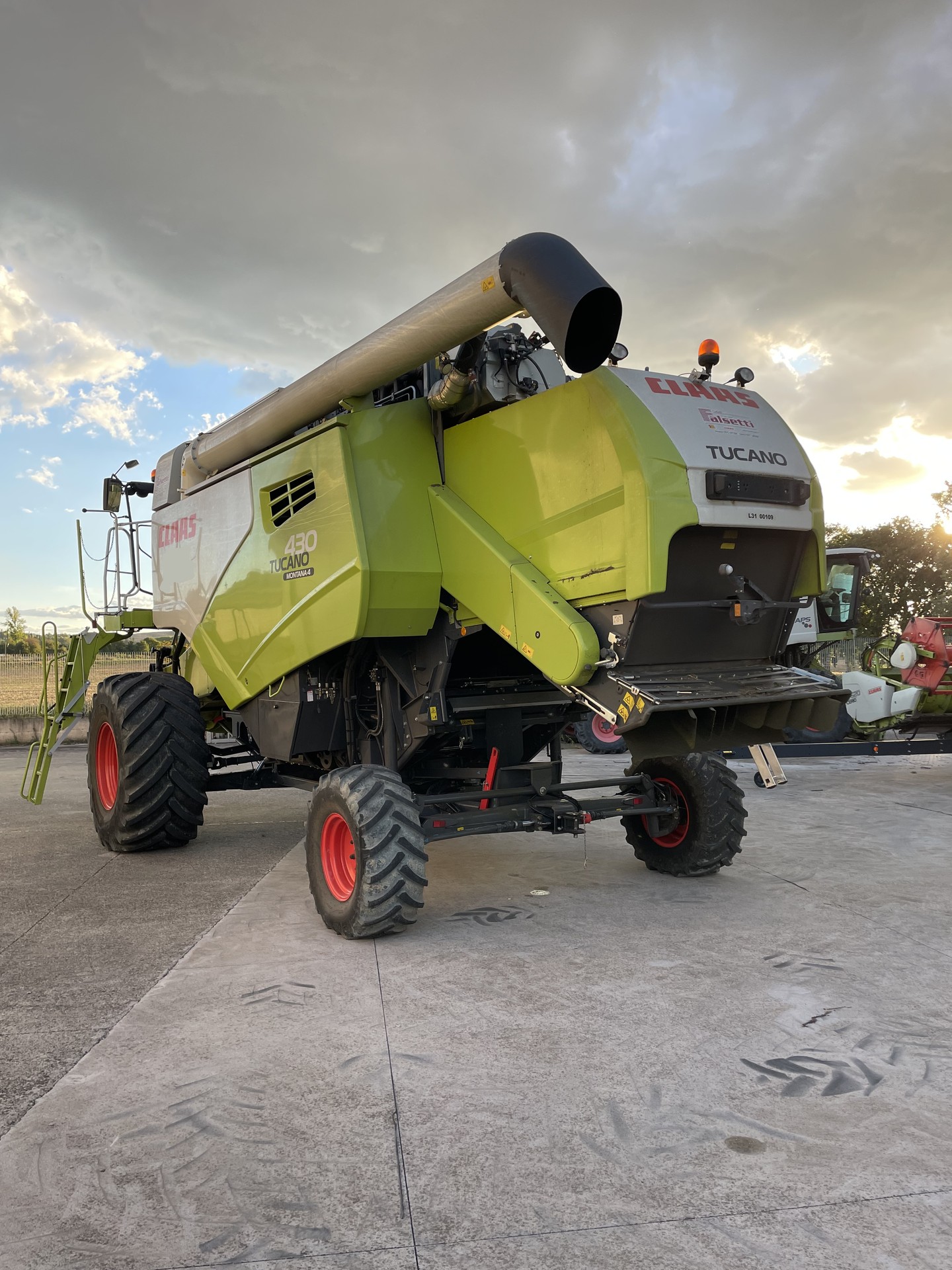 CLAAS TUCANO 430 (2)