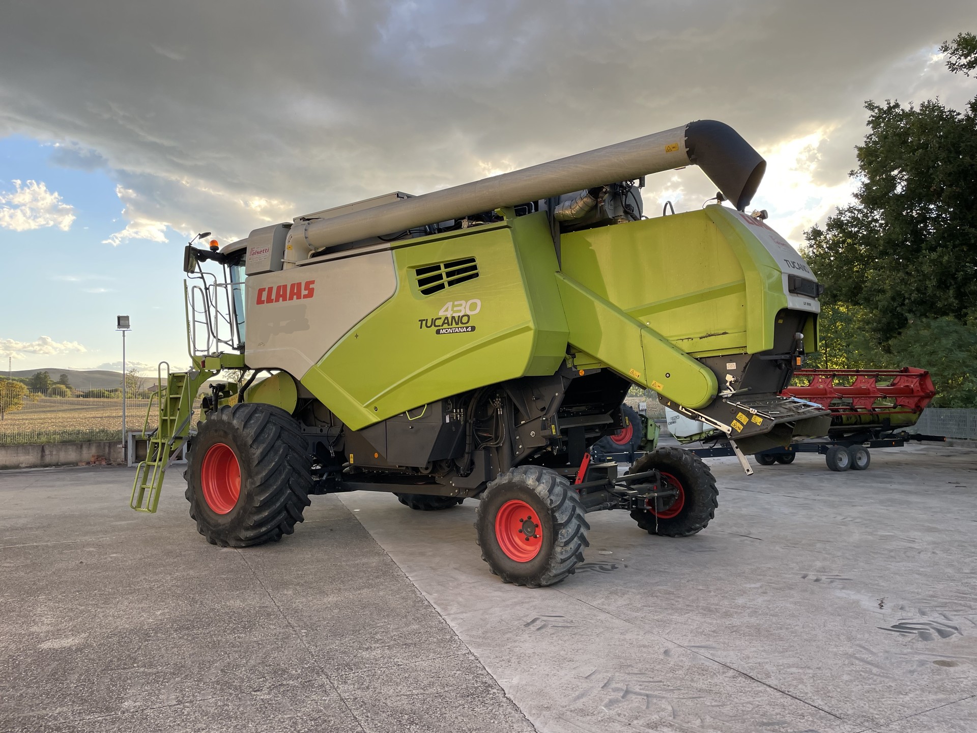 CLAAS TUCANO 430 (2)