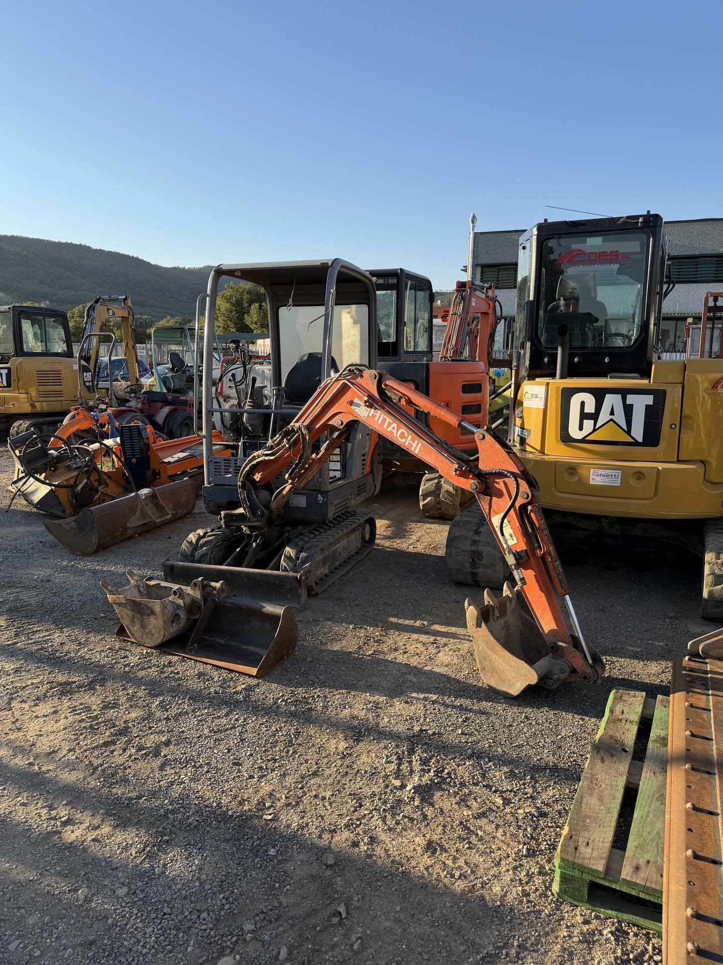 HITACHI ZAXIS 15