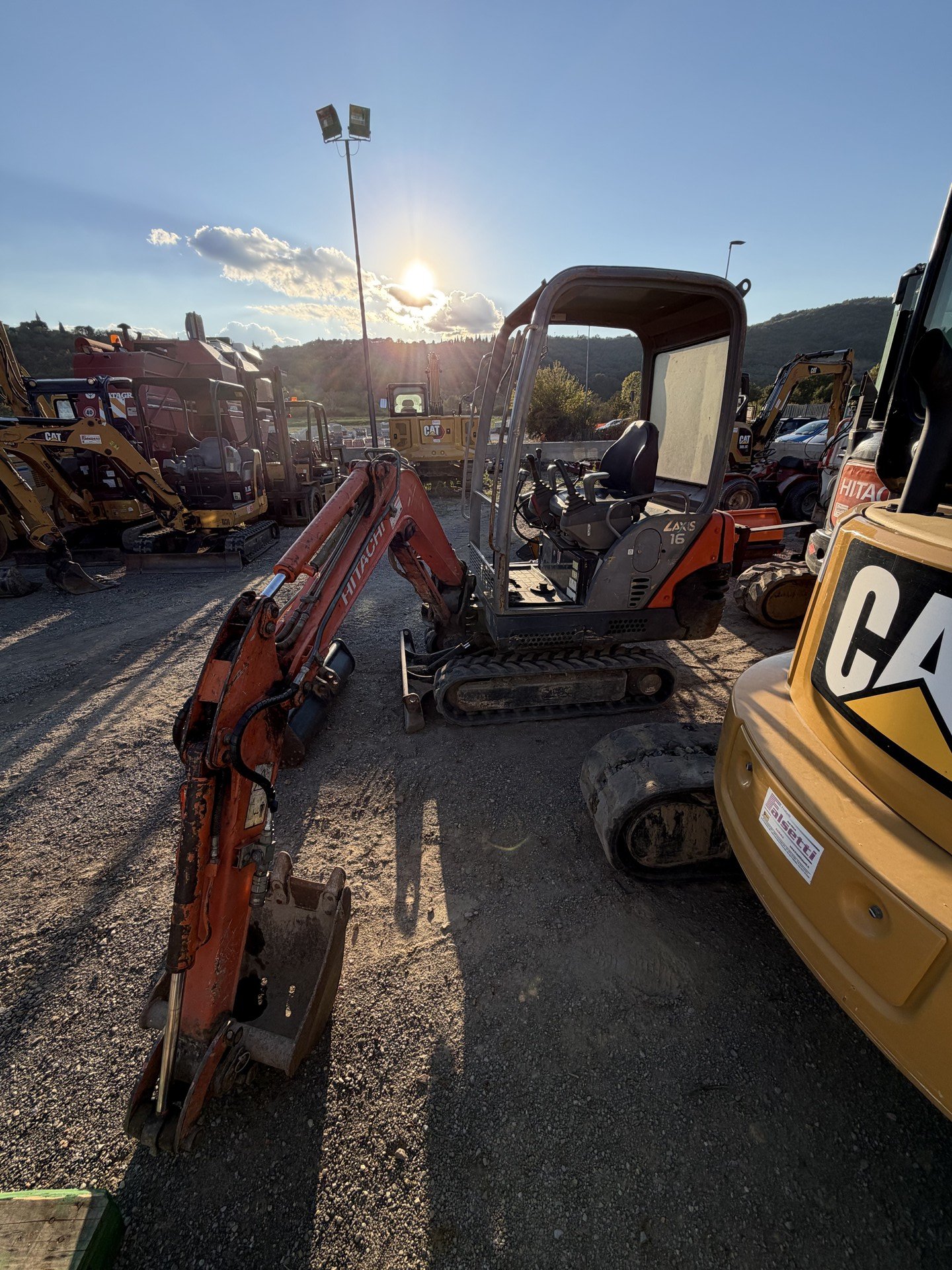 HITACHI ZAXIS 15