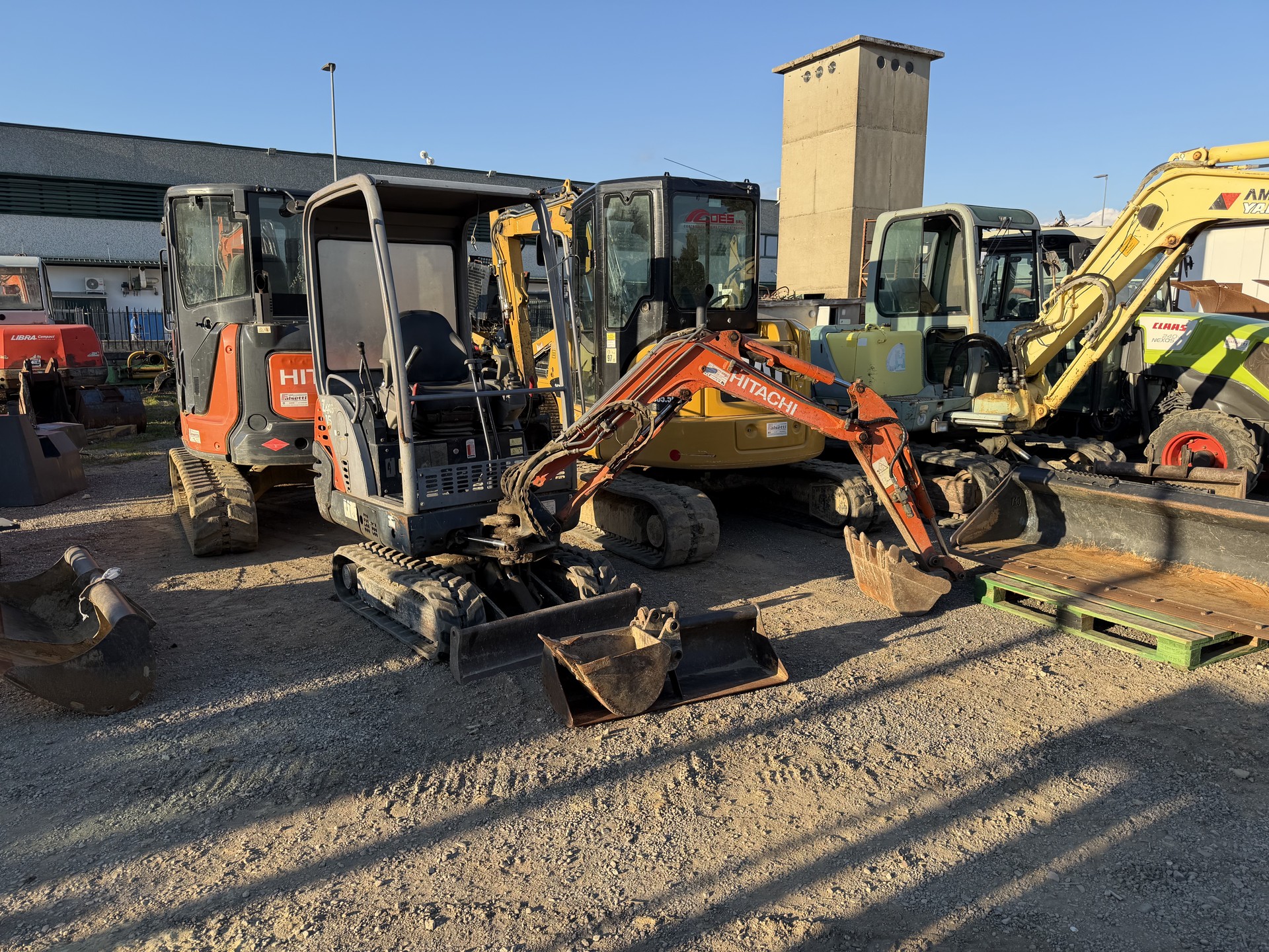 HITACHI ZAXIS 15