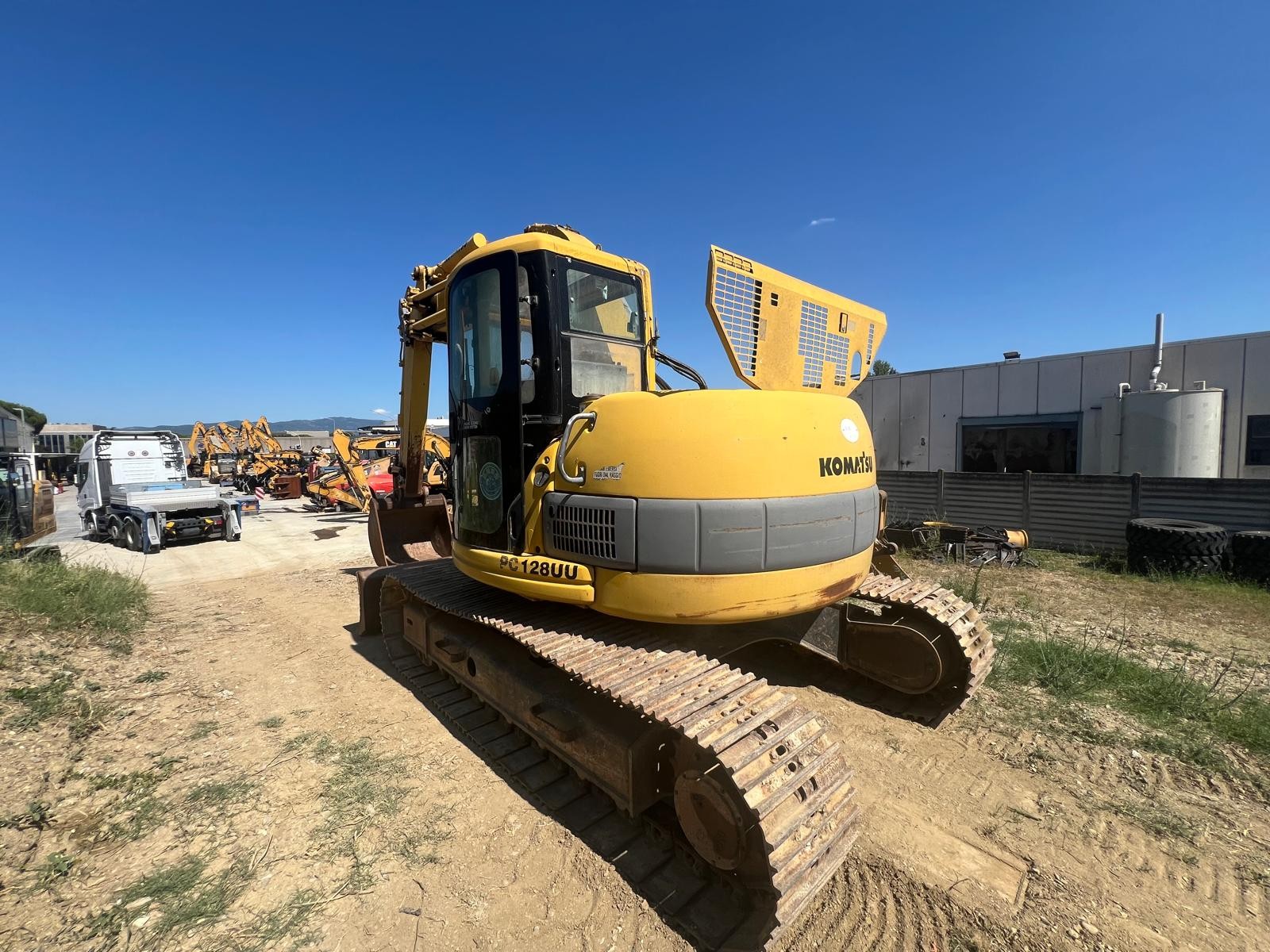 KOMATSU PC128