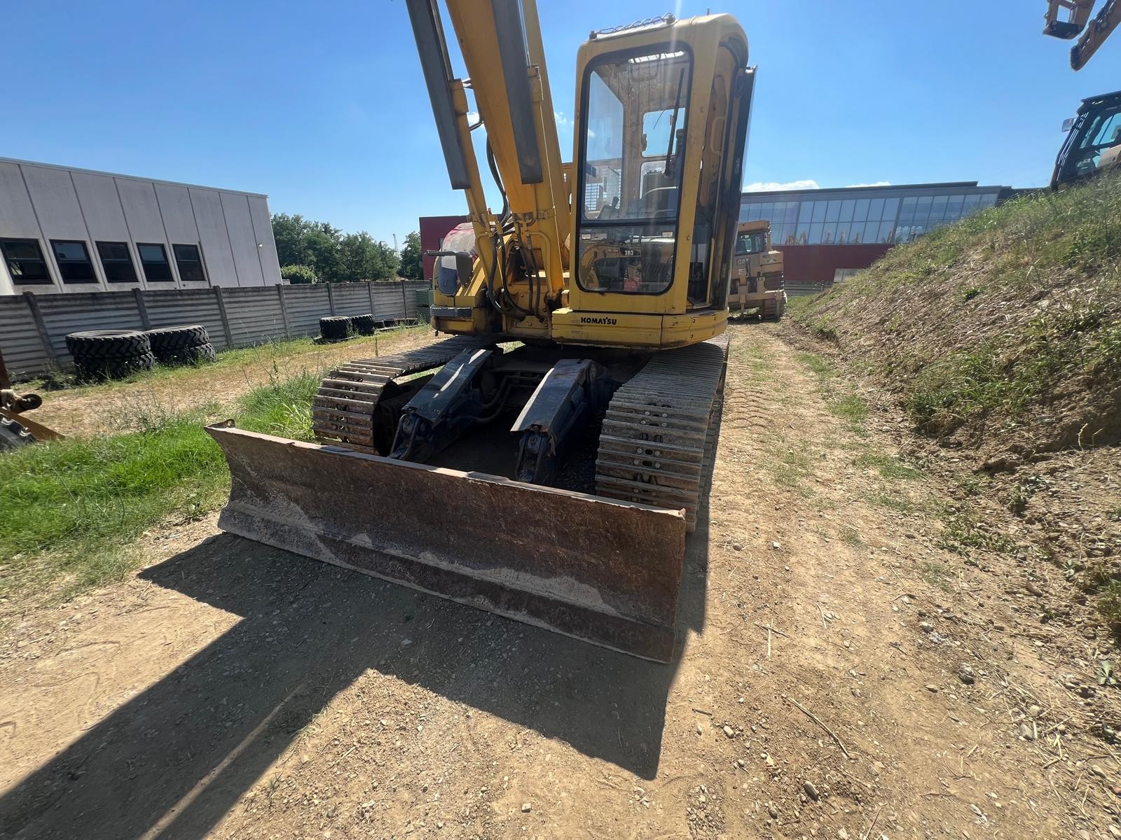 KOMATSU PC128