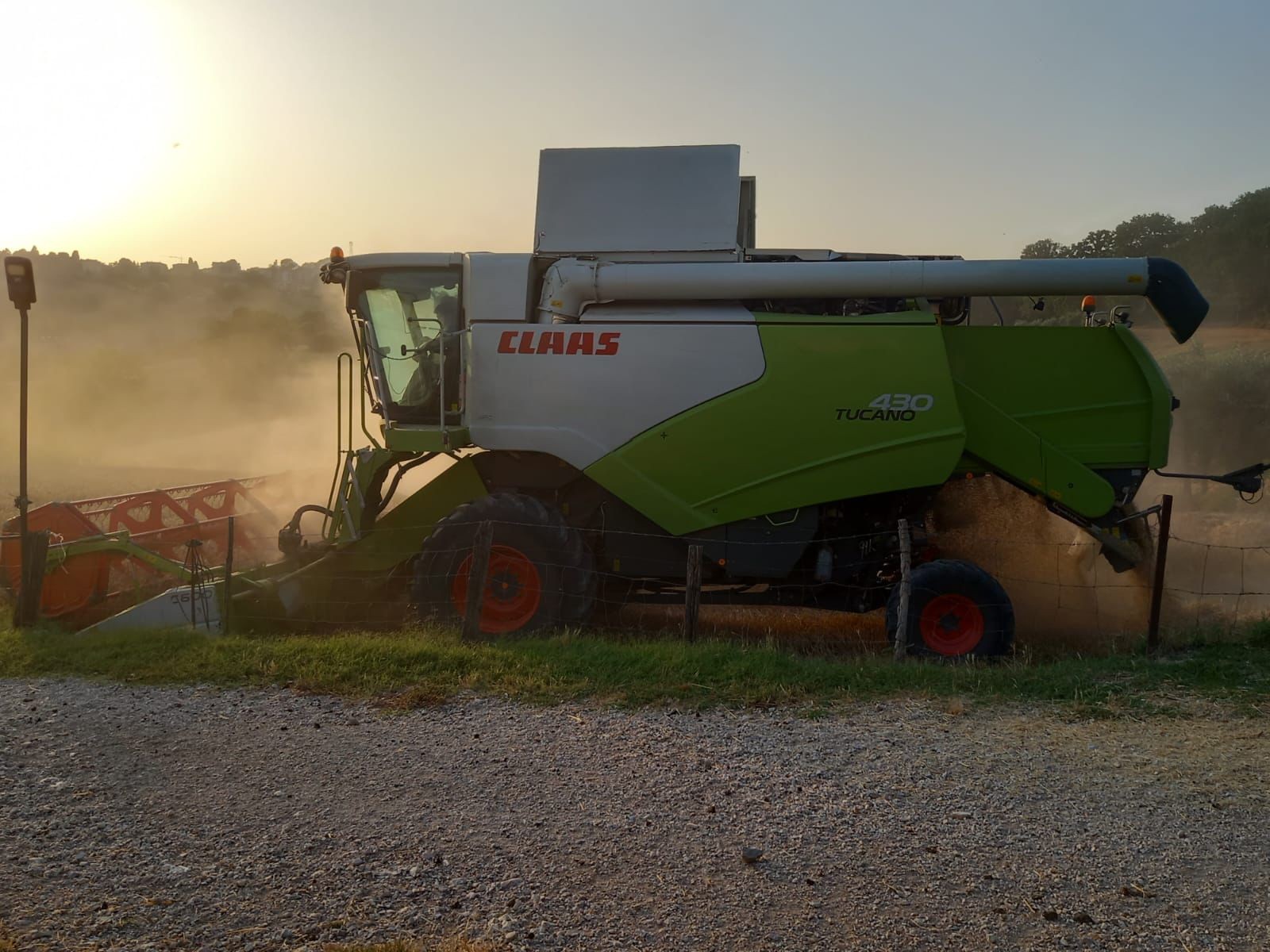 CLAAS TUCANO 430 (4)