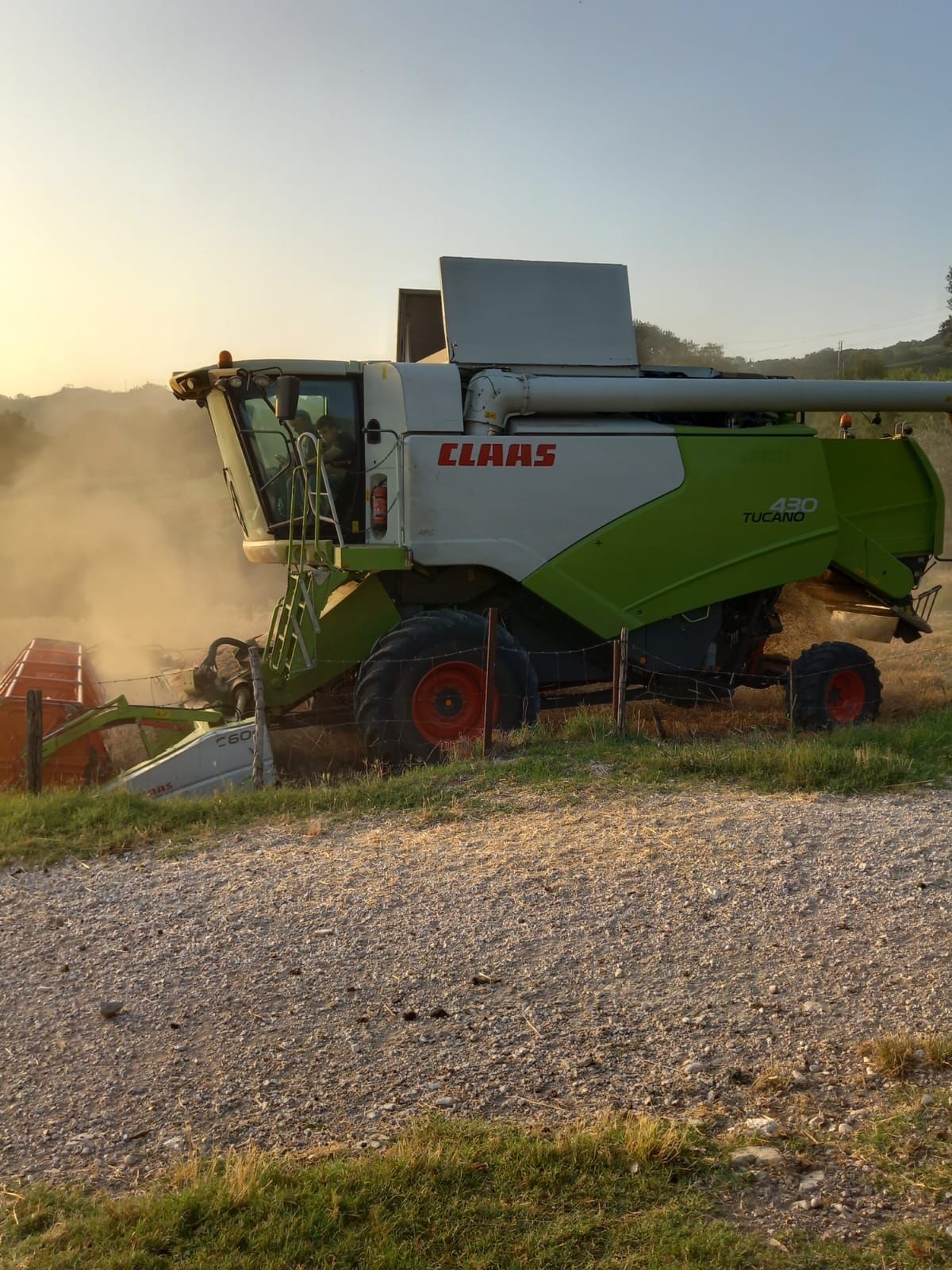 CLAAS TUCANO 430 (4)