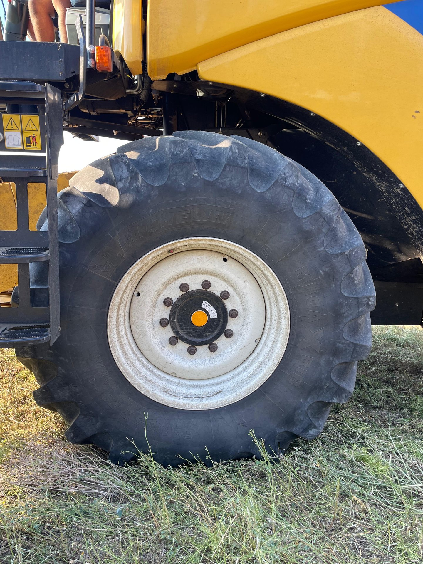 NEW HOLLAND CX 5.90