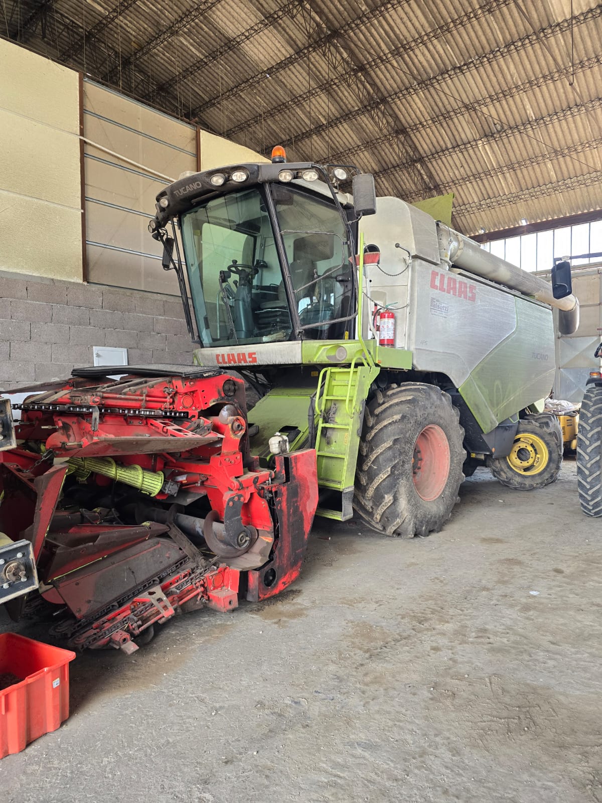 CLAAS TUCANO 420