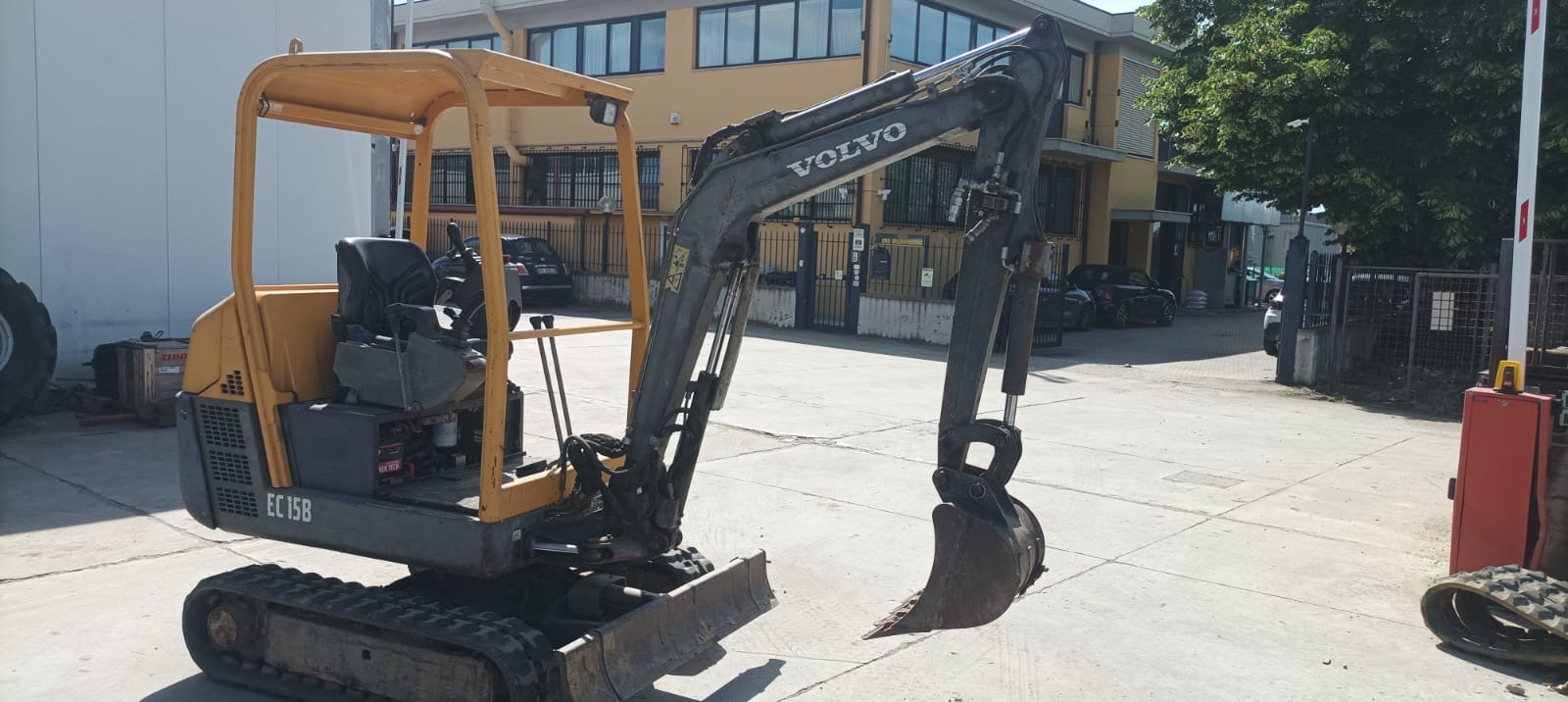 VOLVO EC 15 B