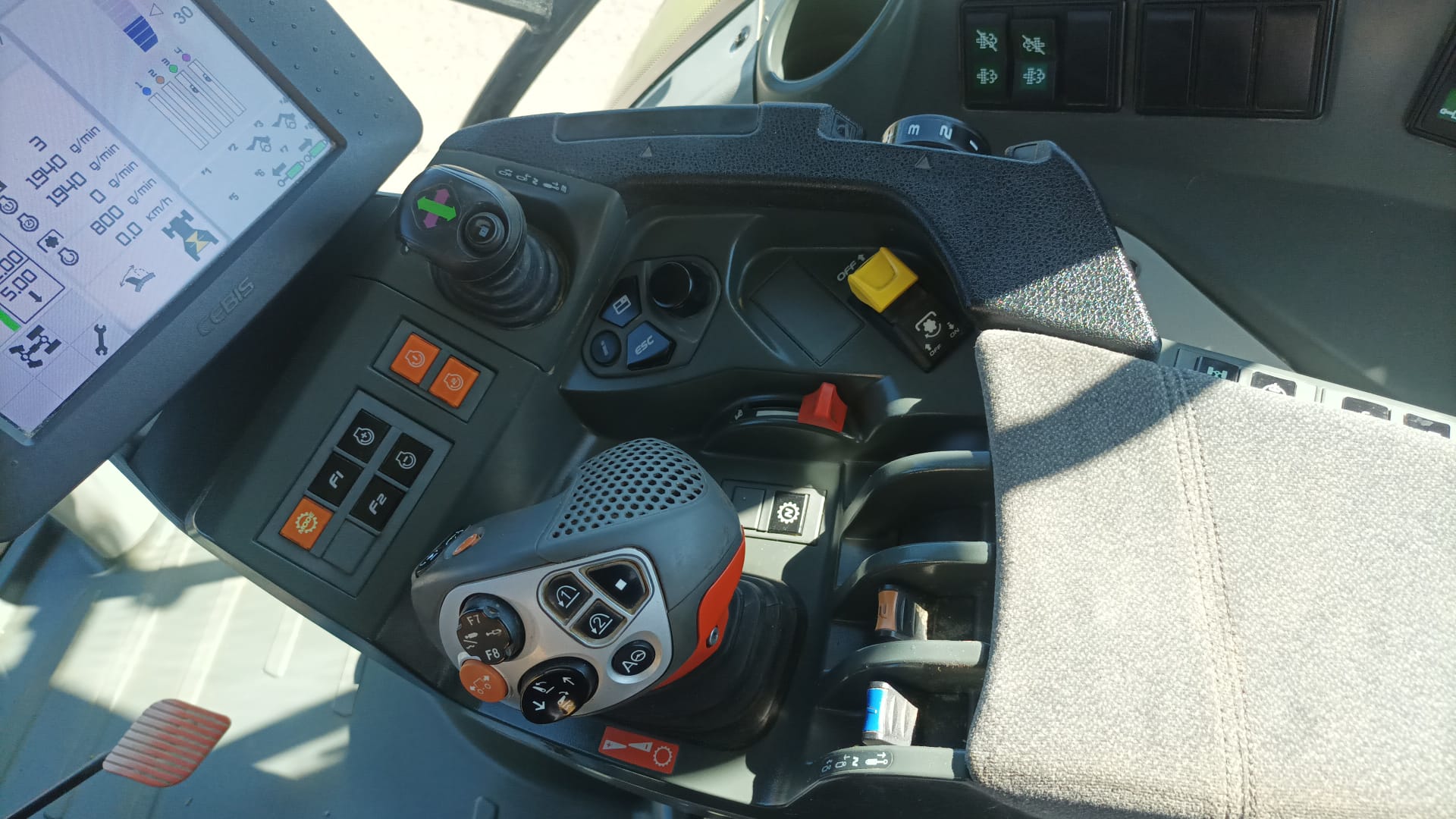 CLAAS ARION 550