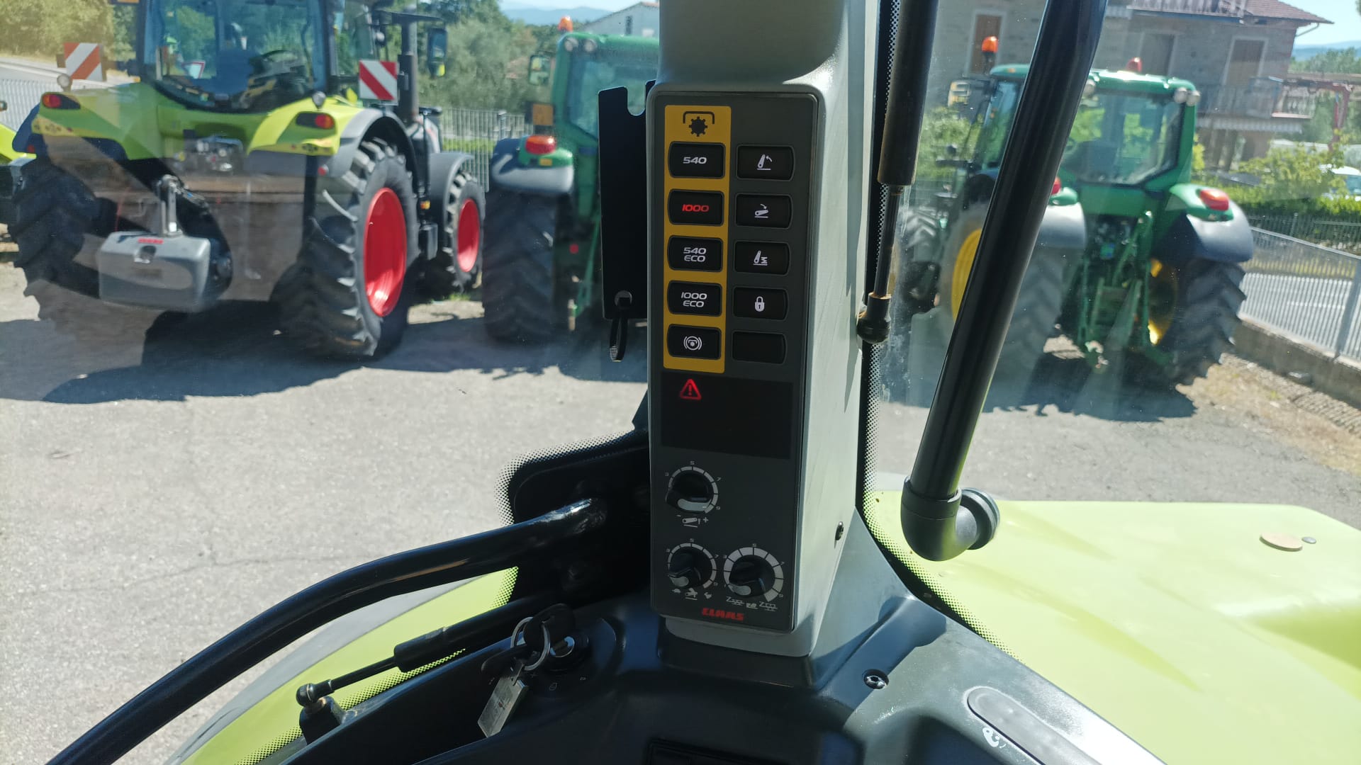 CLAAS ARION 550