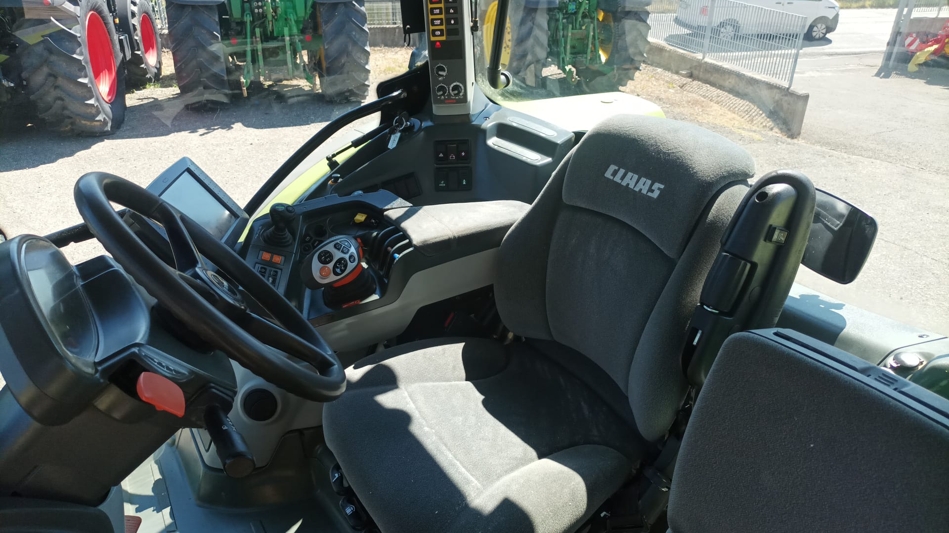 CLAAS ARION 550