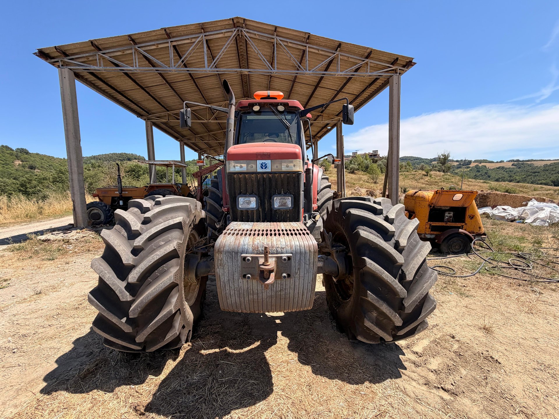 NEW HOLLAND G 240