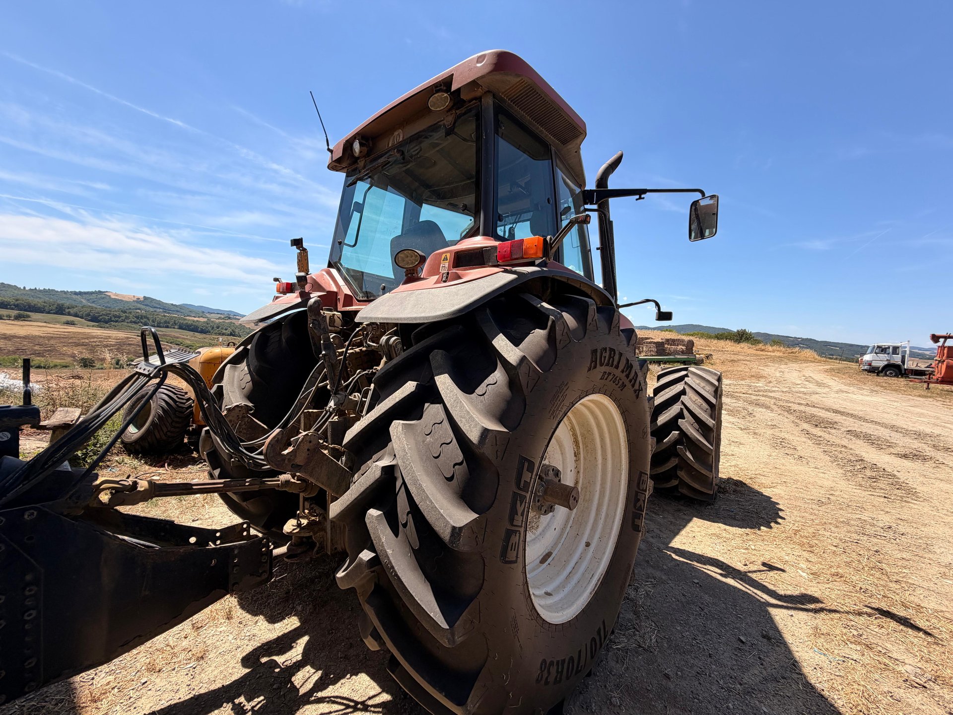 NEW HOLLAND G 240