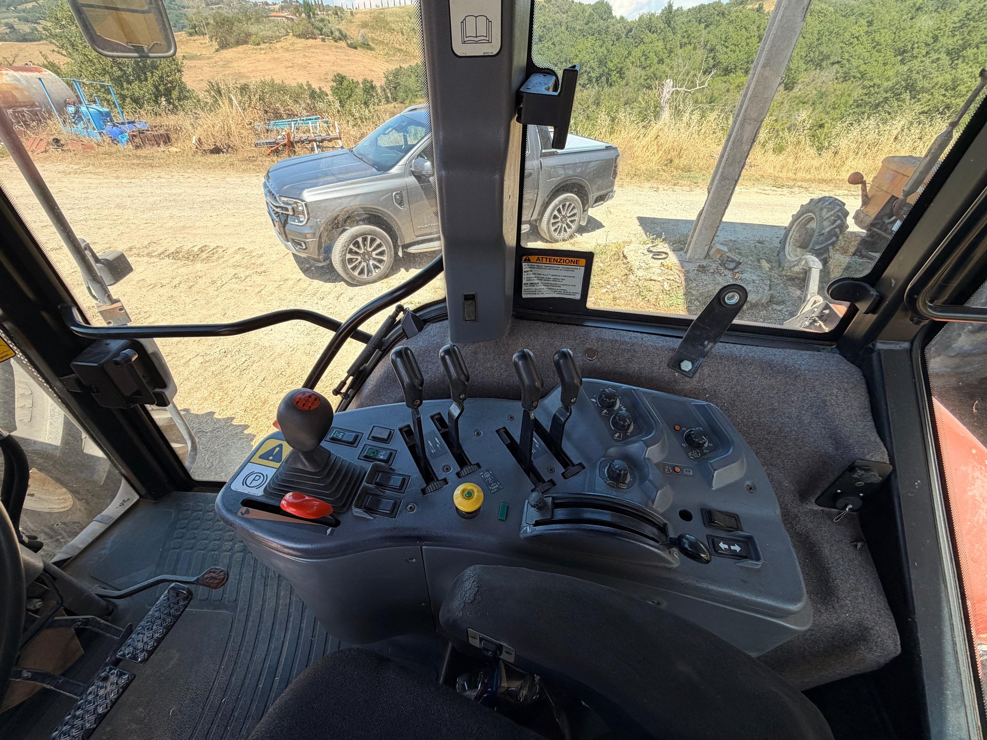 NEW HOLLAND G 240