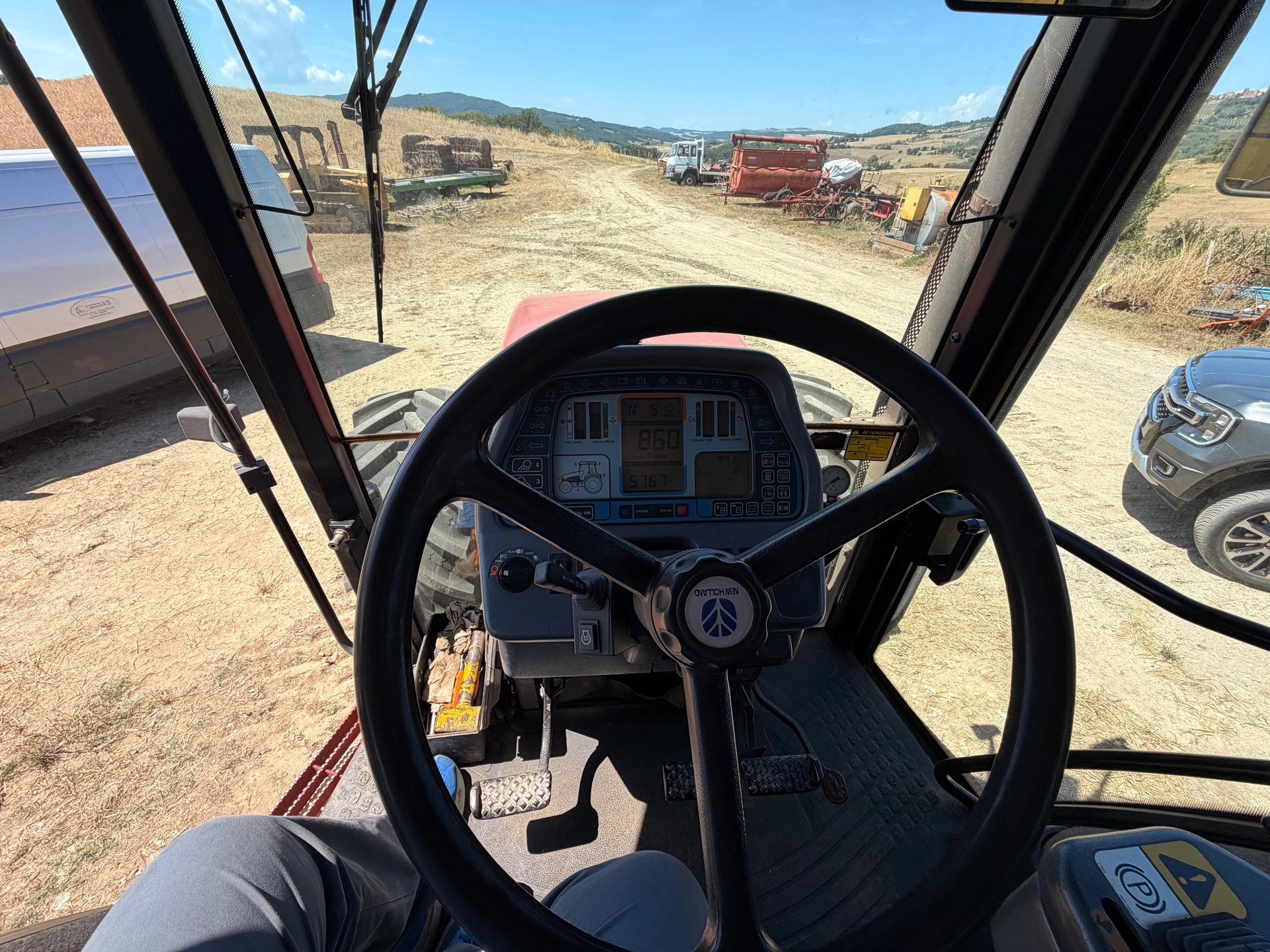 NEW HOLLAND G 240