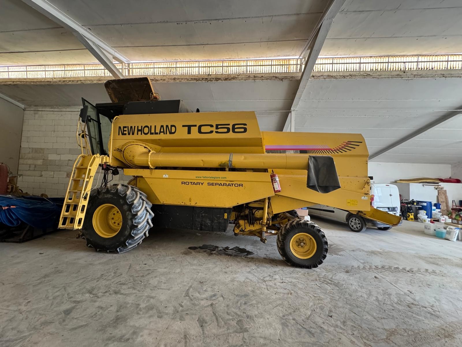 NEW HOLLAND TC56