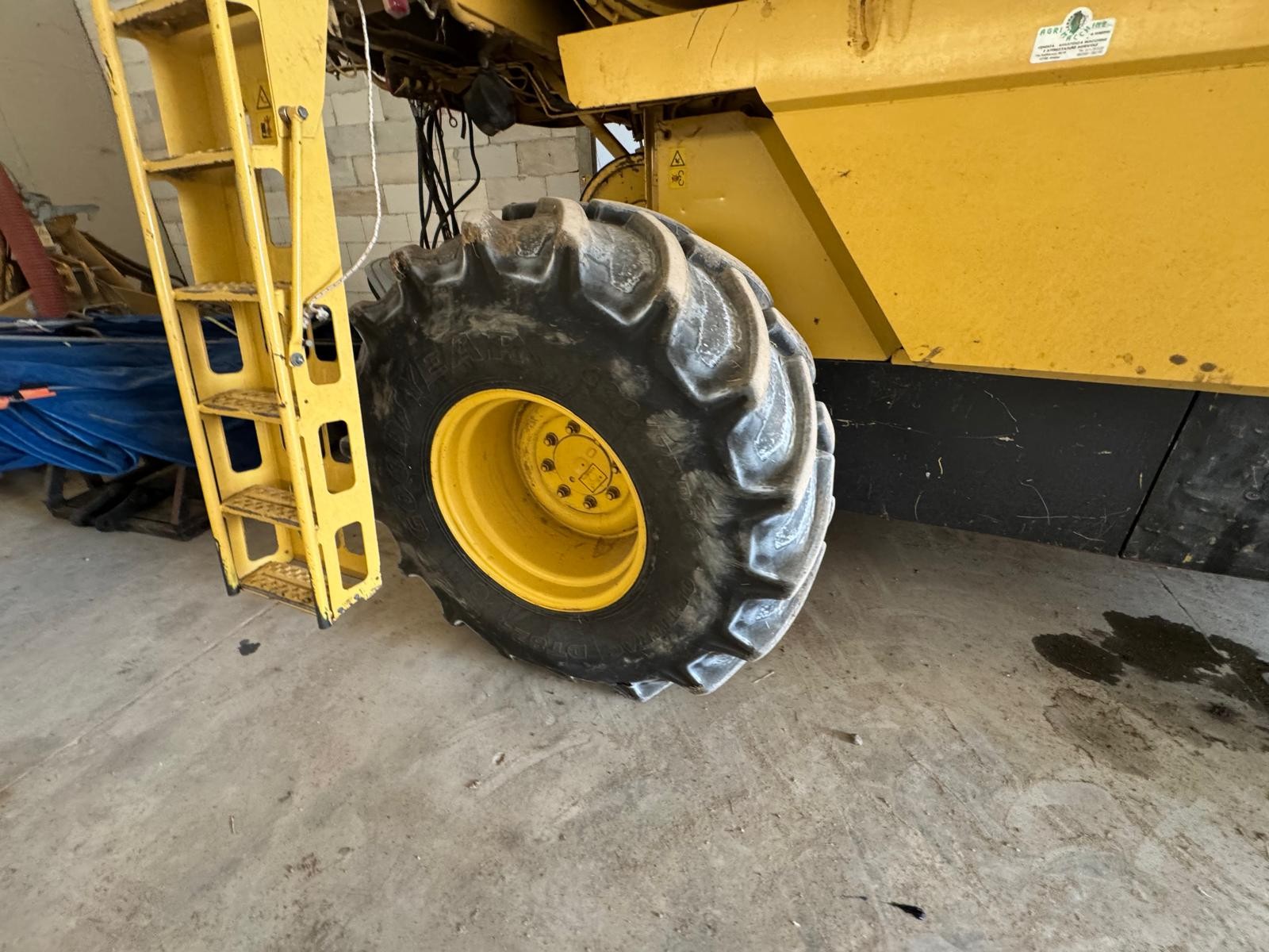 NEW HOLLAND TC56