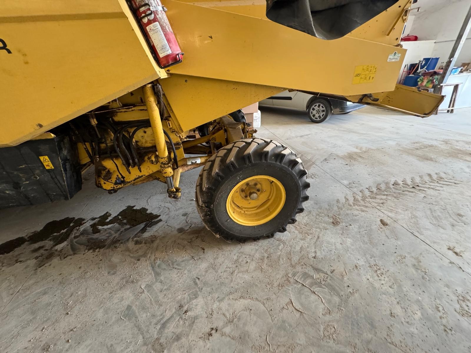 NEW HOLLAND TC56