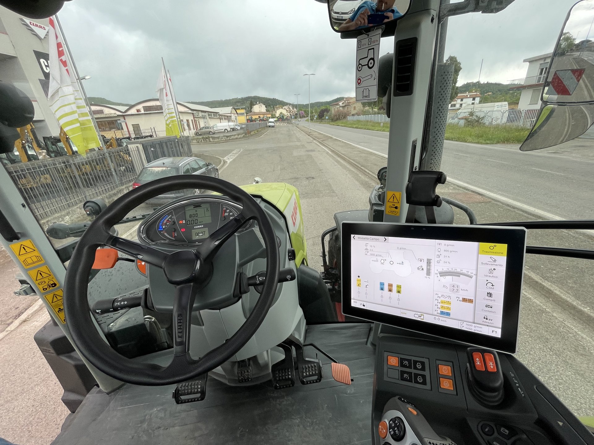 CLAAS ARION 550