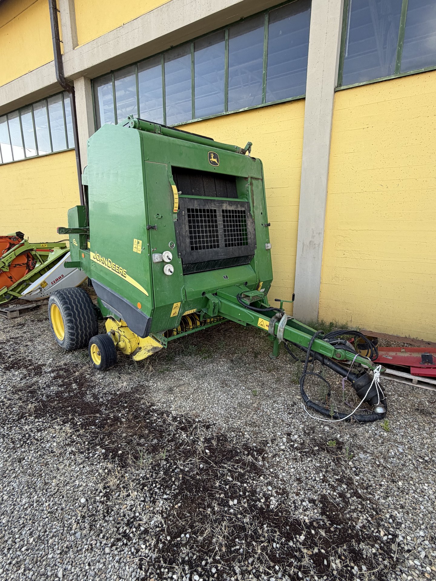 JOHN DEERE