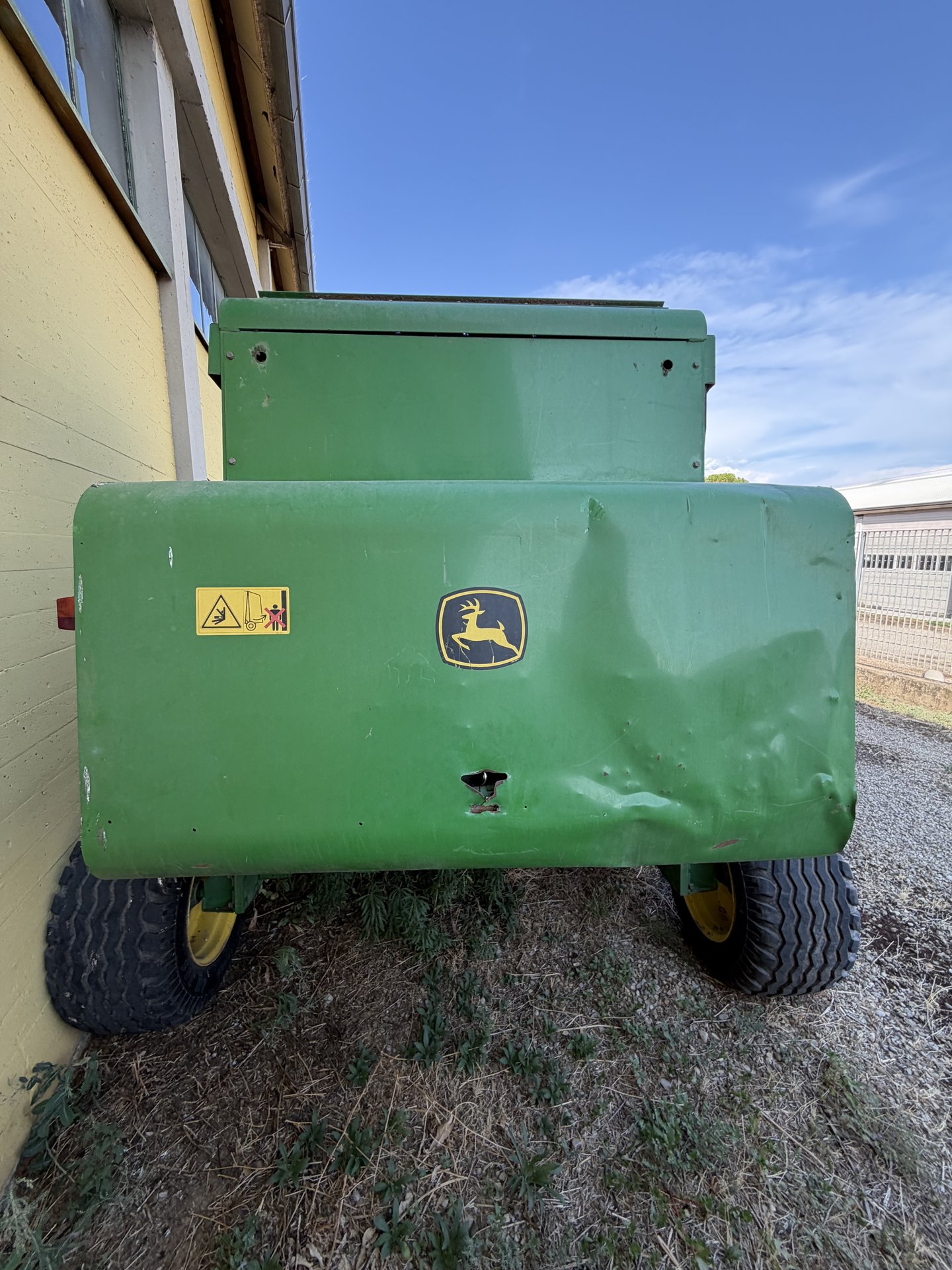 JOHN DEERE